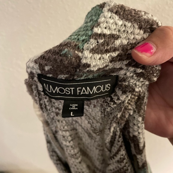 Almost Famous tribal Aztec Multicolor Patterned open cardigan size L - Picture 5 of 5